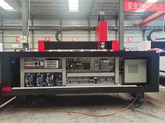 1000W-6000W धातु 3015 फाइबर लेजर कटर लोहा स्टील एल्यूमीनियम तांबा प्लेट शीट काटने के लिए लेजर कटिंग मशीन