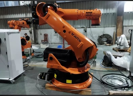 स्टेनलेस स्टील तकिया प्लेट फाइबर लेजर वेल्डिंग मशीन KUKA स्वचालित रोबोट हाथ के साथ