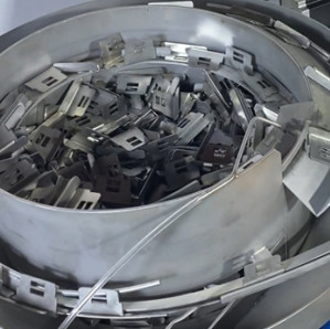 सिंक क्लैंप वेल्डिंग के लिए अनुकूलित 1500W स्वचालित लेजर वेल्डिंग मशीन