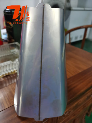 2000W केटल ऑटोमैटिक फाइबर लेजर वेल्डिंग मशीन स्पूट वेल्डिंग के लिए