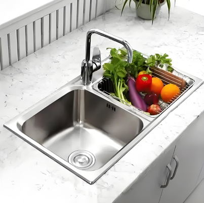 बिक्री के लिए 1500W सिंक क्लैंप फाइबर स्वचालित लेजर वेल्डिंग मशीन